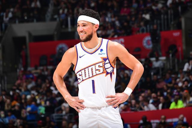 格林37分火箭大胜奇才4连胜 雄鹿逆转战胜76人