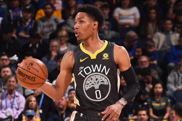 班凯罗三双魔术克鹈鹕 库兹马31分奇才胜国王