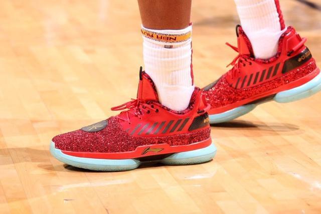 詹姆斯狂轰38分克里斯蒂28分 湖人力克开拓者